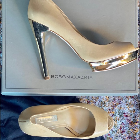BCBGMaxAzria Natural Vachetta With Gold Heel. - Picture 2 of 2